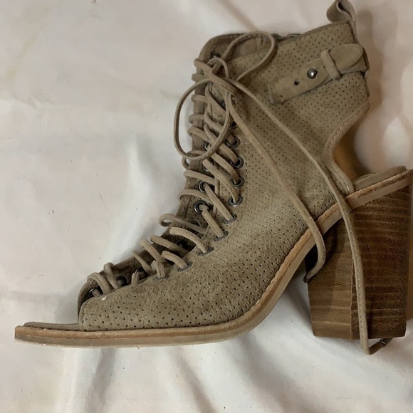 Dolce Vita Lira Peep Toe Ankle Bootie - Picture 3 of 10